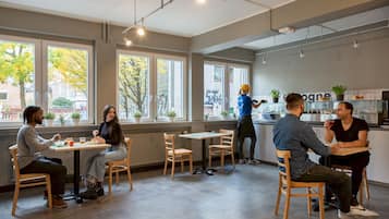 Morgenmadsbuffet hver dag (11.90 EUR pr. person)