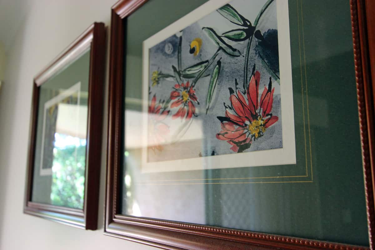 Hochwertige Bettwaren, Minibar, Schreibtisch