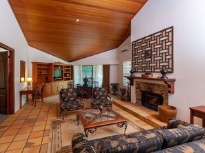 Deluxe Room, 1 Katil Raja (King) | Peralatan tempat tidur premium, bar mini, meja 