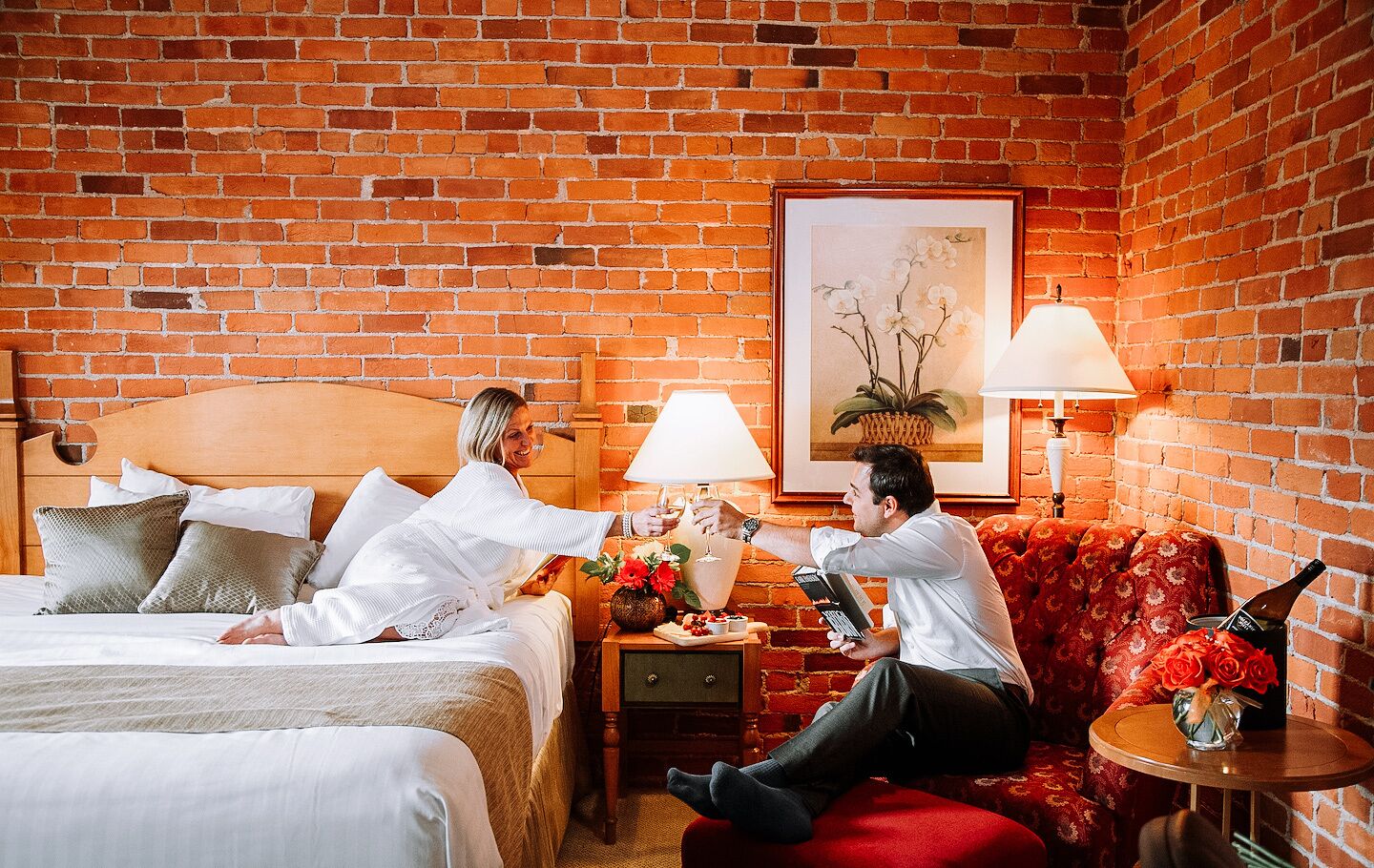 in-room safe, desk, laptop workspace, blackout curtains