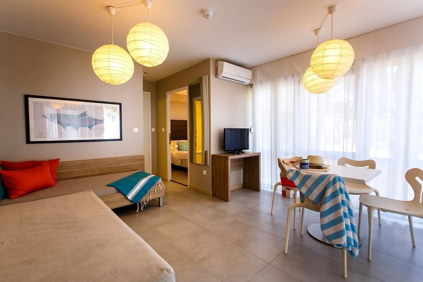 One Bedroom Apartment beachfront | 起居区 | 电视