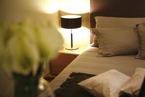 Desk, blackout drapes, free WiFi, bed sheets - Waterman Svpetrvs Resort (Supetar)