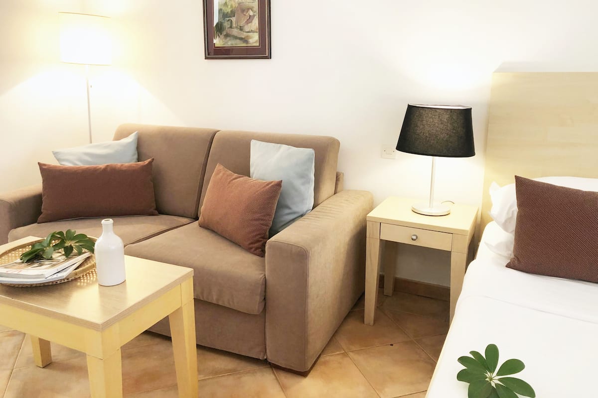 Estudio estándar | 1 habitación, escritorio, cortinas blackout y cunas