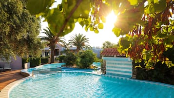 2 indoor pools, 3 outdoor pools, pool umbrellas, pool loungers