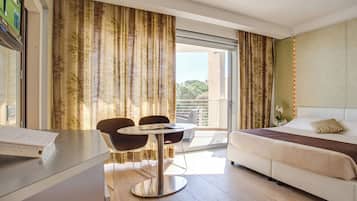Down comforters, minibar, in-room safe, desk