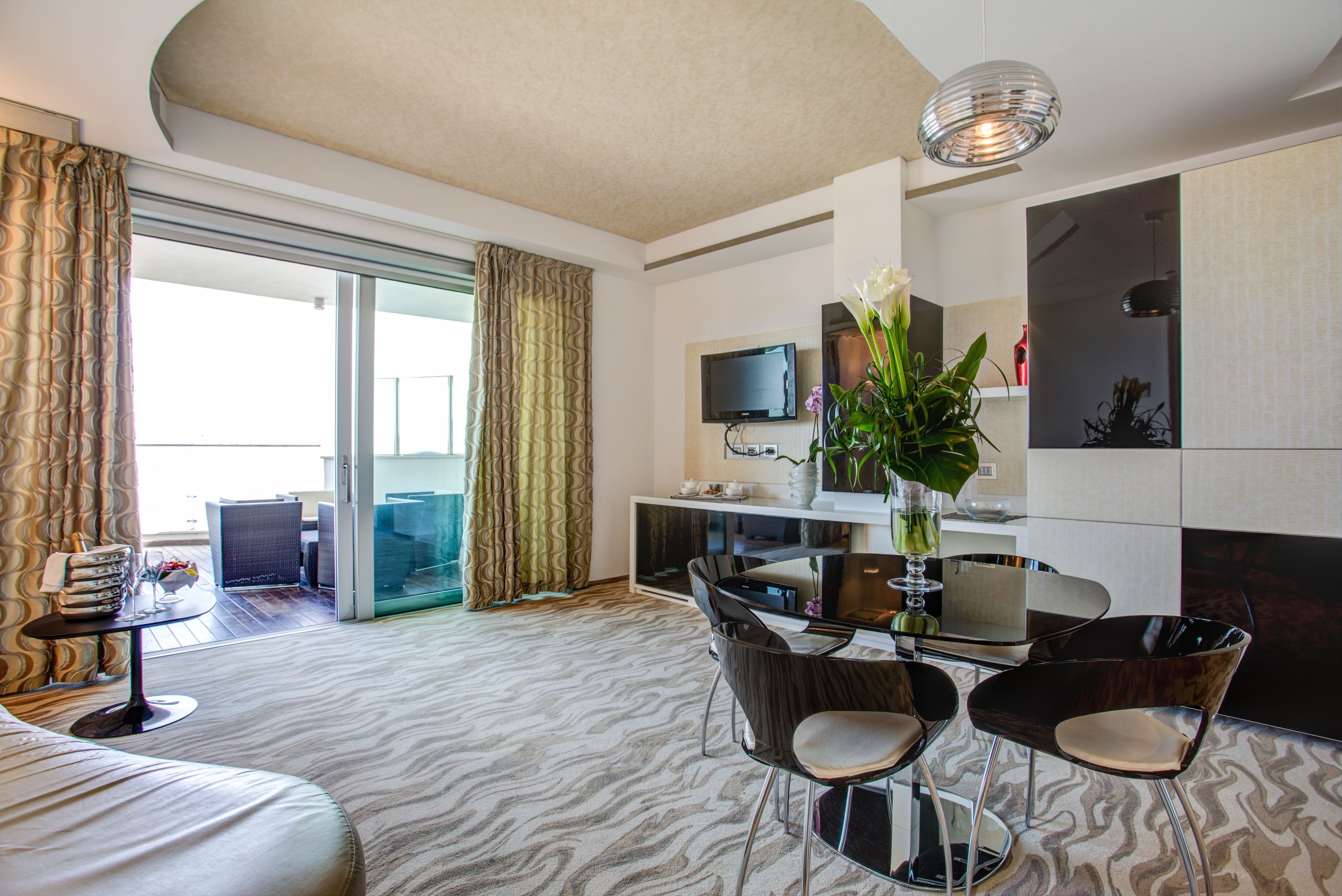 Televisión LCD 32 pulgadas con canales de televisión vía satélite