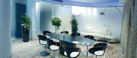 1 bedroom, down duvets, minibar, in-room safe