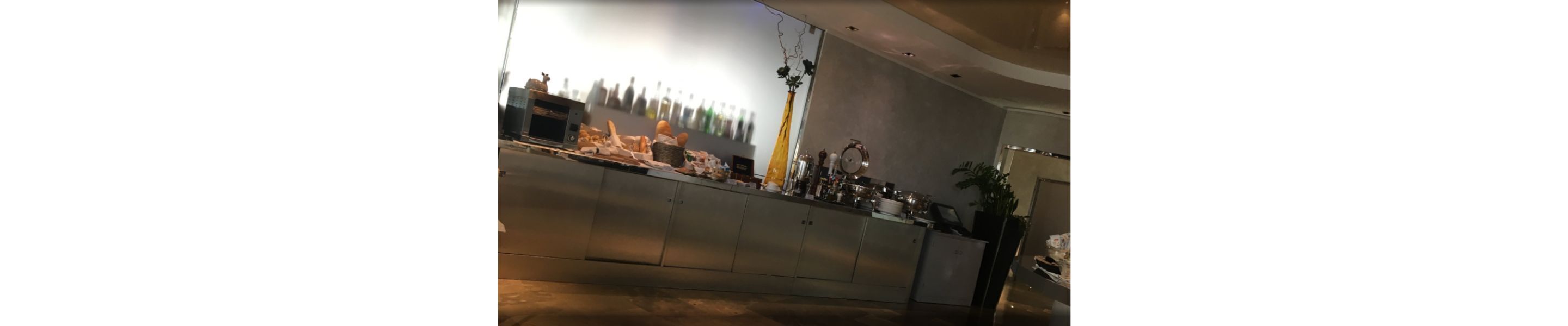 free buffet breakfast