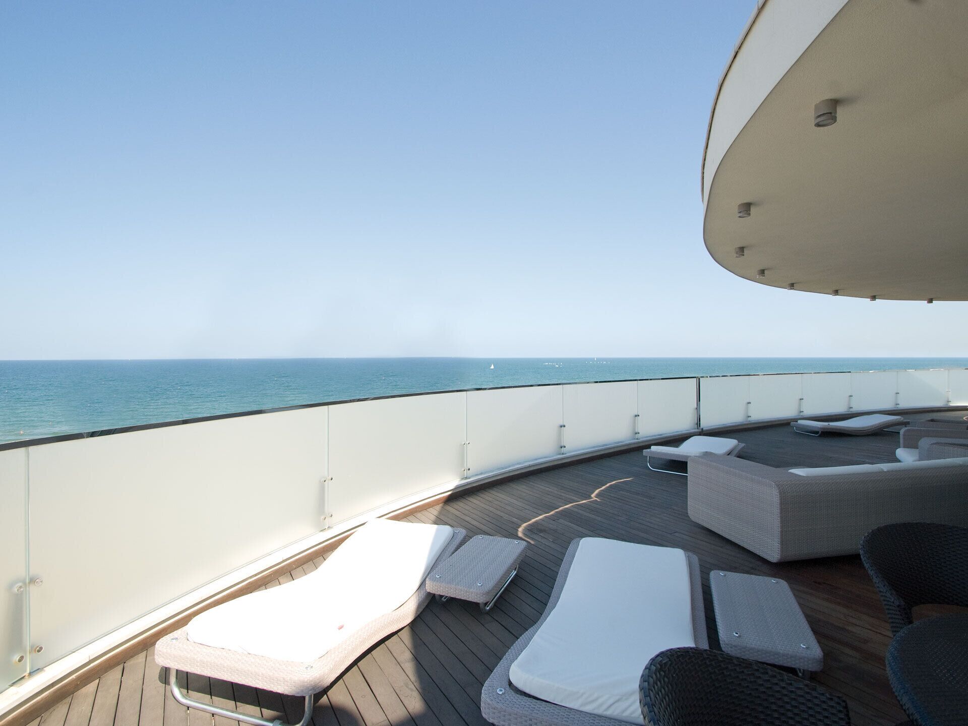 luxury suite (4 people) | terrace/patio