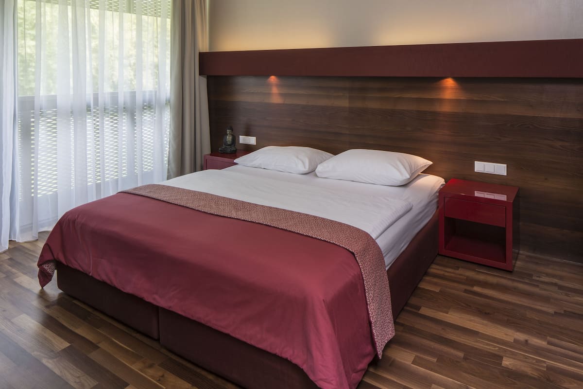 Minibar, in-room safe, desk, blackout curtains