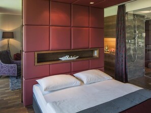 Minibar, in-room safe, desk, blackout curtains - Hotel & Asia Spa Leoben (Leoben)