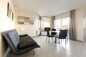 Apartment, 1 Bedroom, Balcony | Living area
