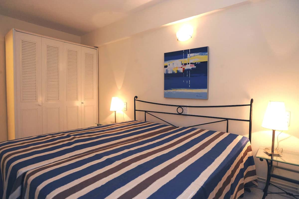 1 bedroom, in-room safe, individually furnished, blackout curtains