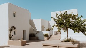 Property grounds - Archipelagos Resort Hotel & Villas (Paros)
