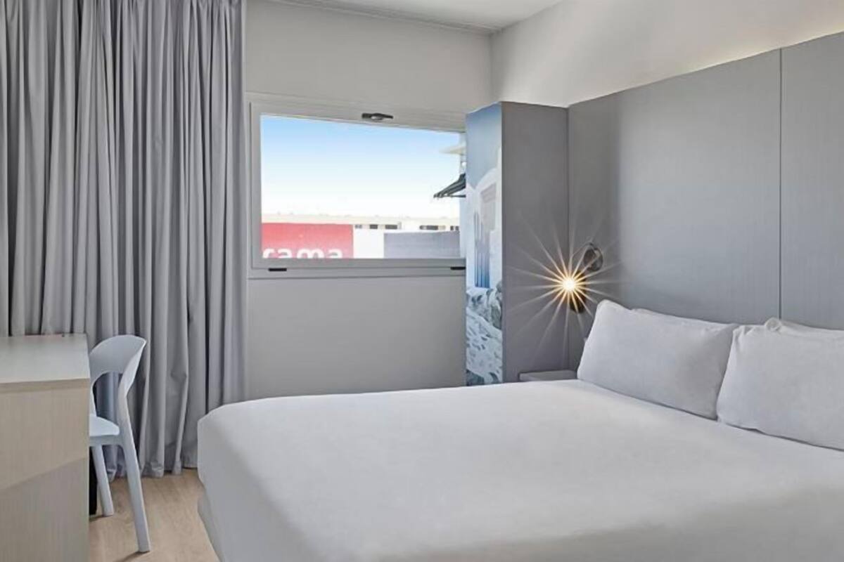 In-room safe, desk, iron/ironing board, free WiFi