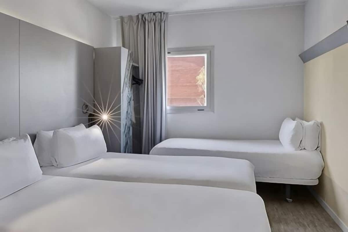 In-room safe, desk, iron/ironing board, free WiFi