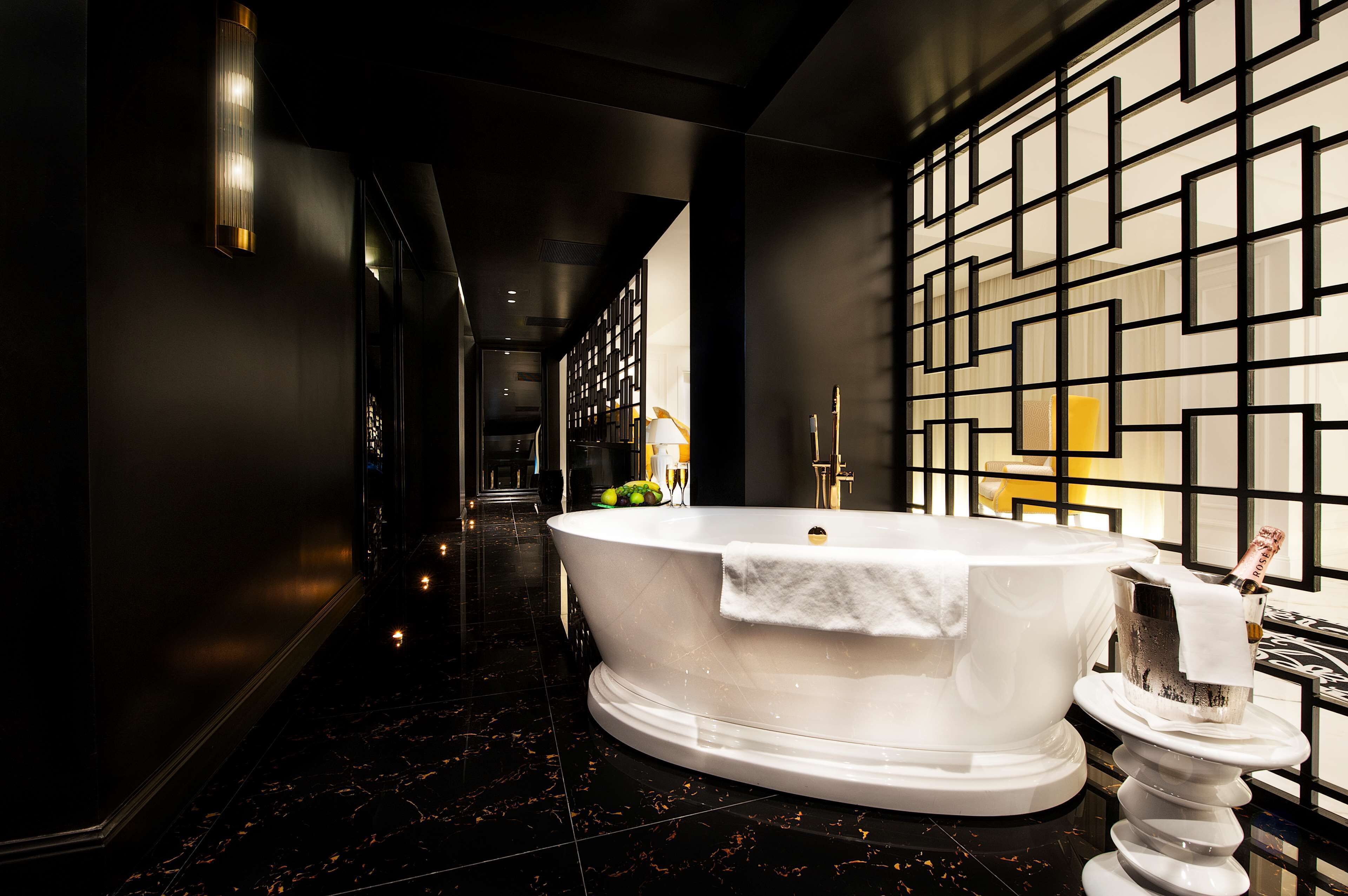 Presidential Suite, 1 King Bed | Bathroom