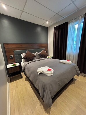 Standard Double or Twin Room, 1 Double or 2 Single Beds, Ensuite, Corner