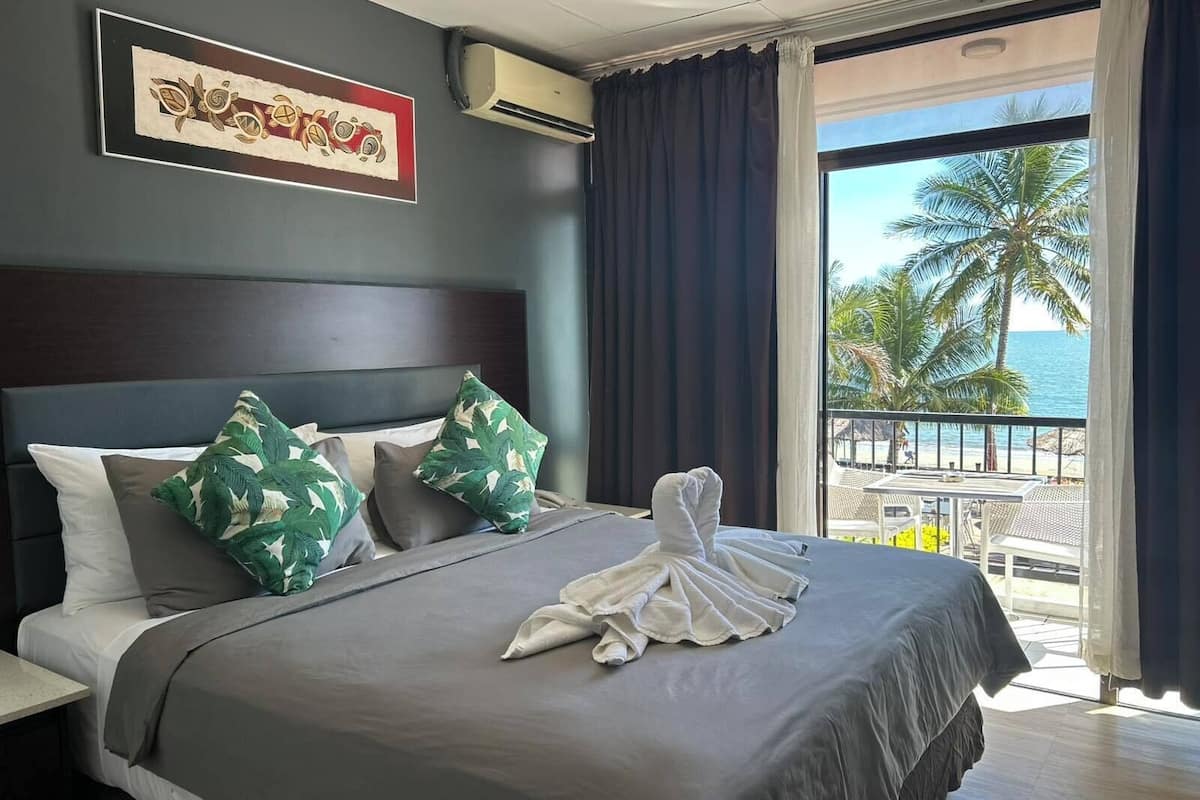 oceanfront king or twin room with balcony | 1 bedroom, soundproofing, free wifi, bed sheets