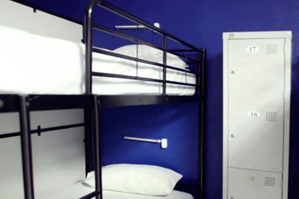 Soundproofing, free WiFi, bed sheets