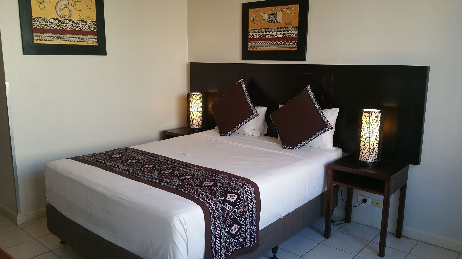 隔音、免费 WiFi、床单