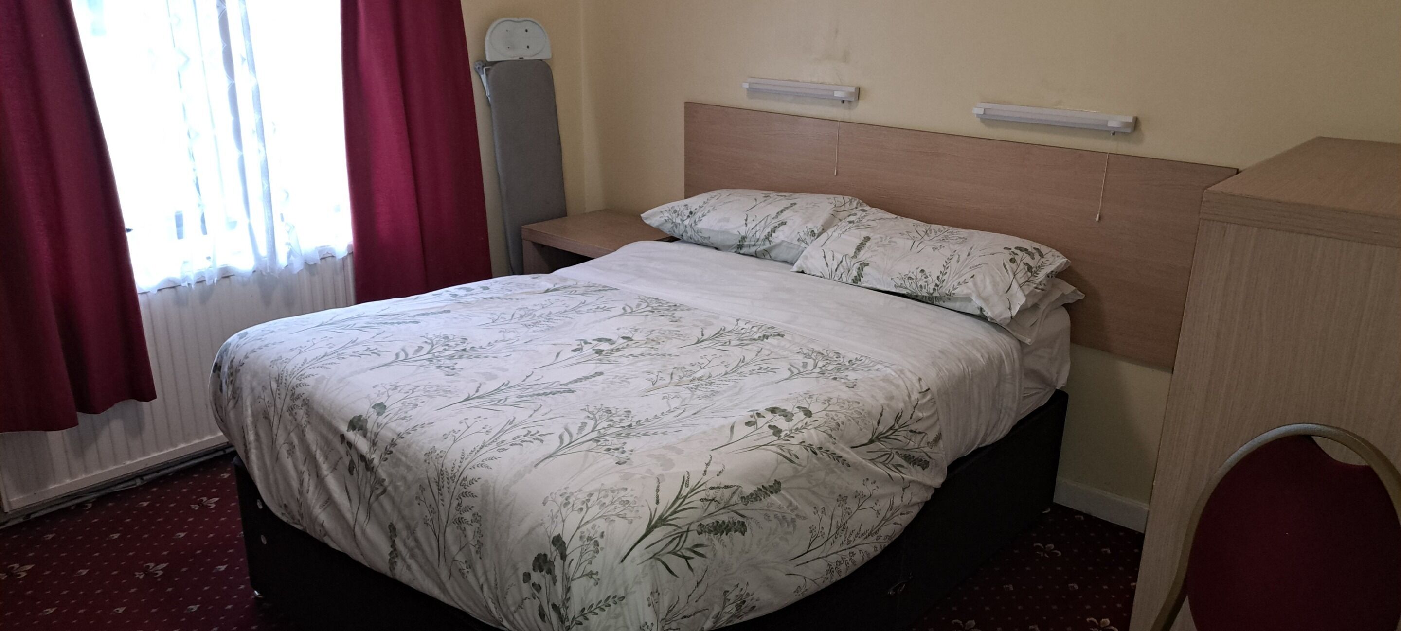 Desk, iron/ironing board, free WiFi