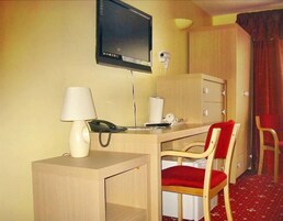 Standaard Twin kamer, 2 eenpersoonsbedden | Een bureau, een strijkplank/strijkijzer, gratis wifi