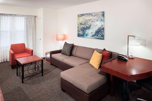 Premium bedding, desk, laptop workspace, iron/ironing board - Residence Inn by Marriott Dothan (Dothan)