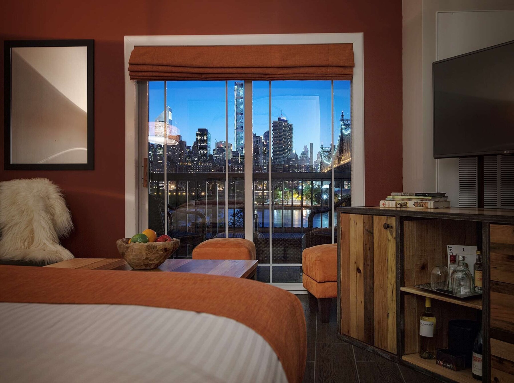 Chambre Premier, 1 très grand lit, non-fumeur, vue sur la ville | Vue de la chambre