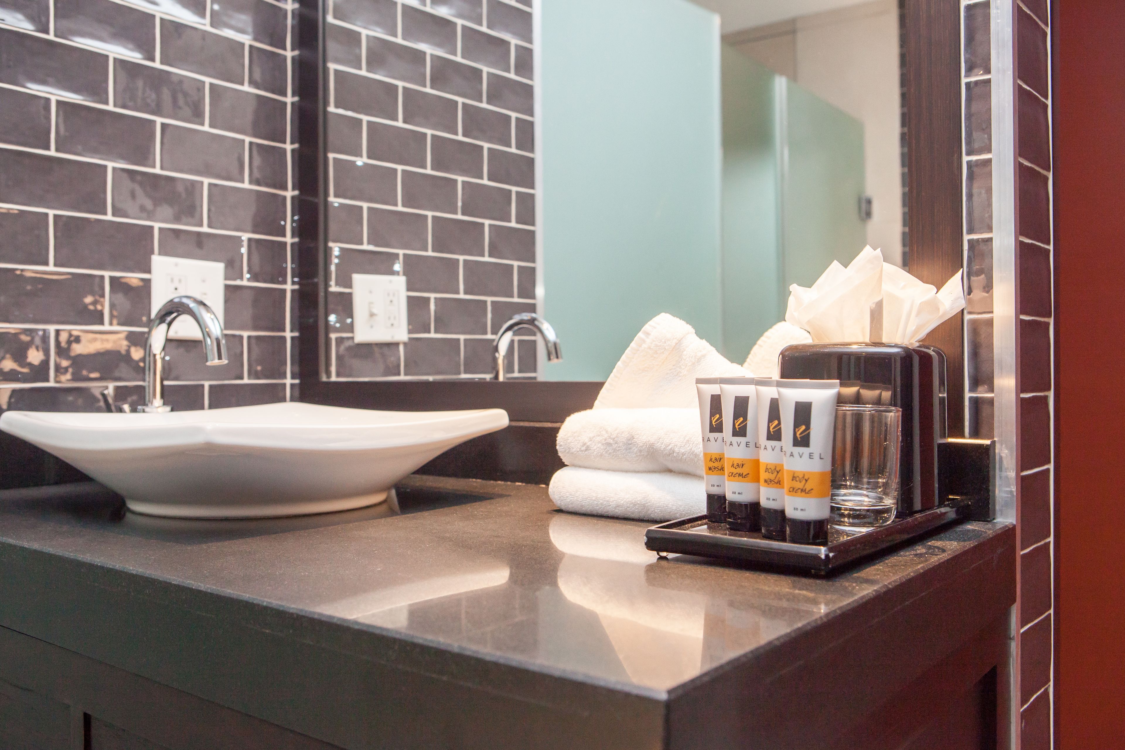 デザイナー必見！トレードマーク・コレクション　ヨーロッパ WILDSIDE YOHJI YAMAMOTO × M/M (Paris) Collaboration