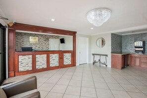 Lobby - Econo Lodge Lake Charles University Area (Lake Charles)