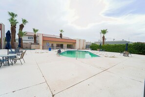 Outdoor pool, sun loungers