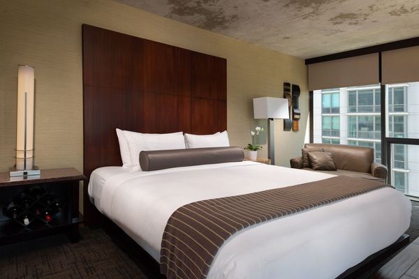 Egyptian cotton sheets, premium bedding, down comforters, pillowtop beds