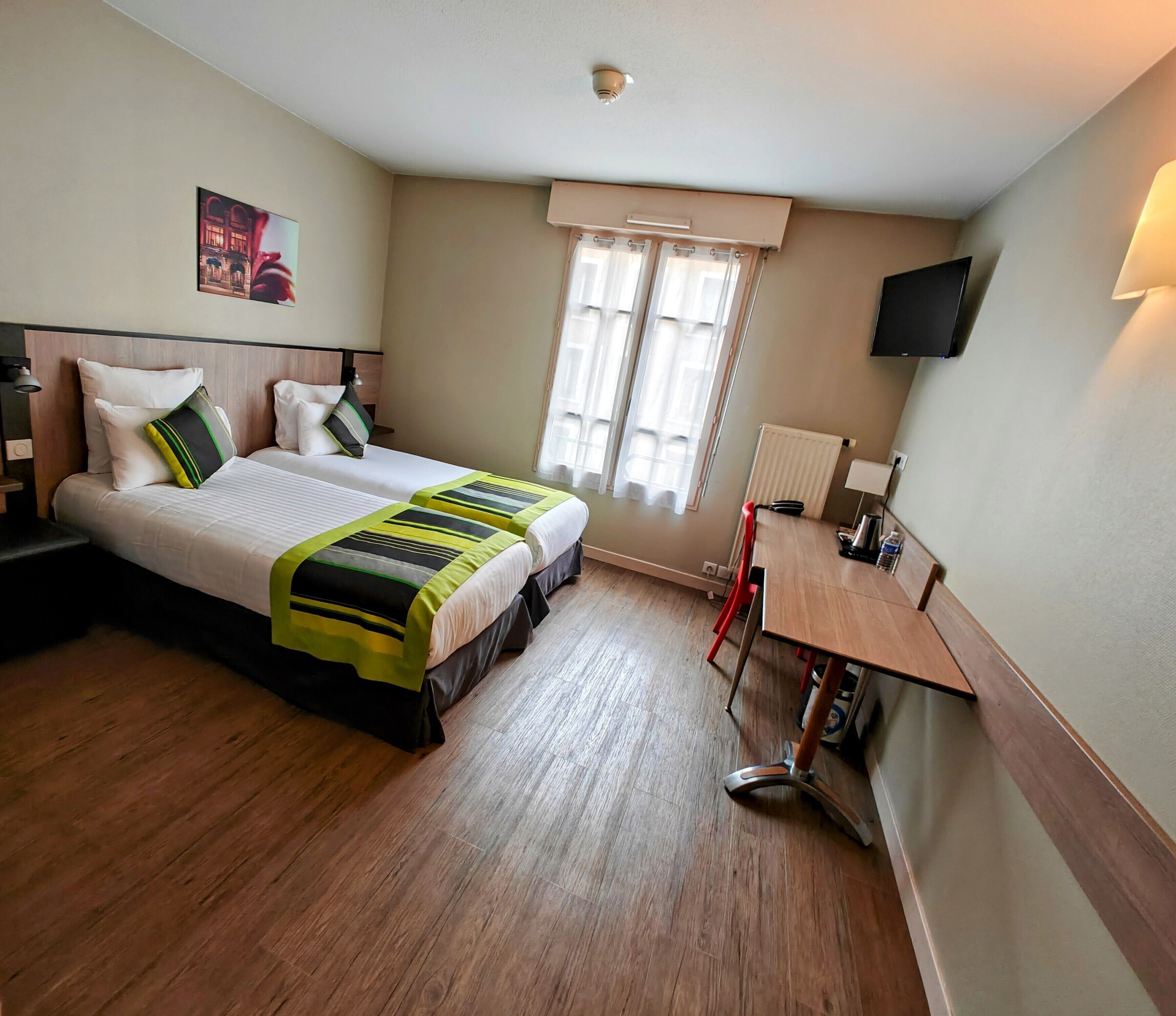 classic studio, 2 single beds | 1 bedroom, premium bedding, desk, soundproofing