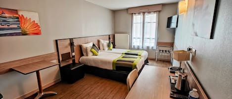 Estudio clásico, 2 camas individuales | Ropa de cama de alta calidad, escritorio y insonorización