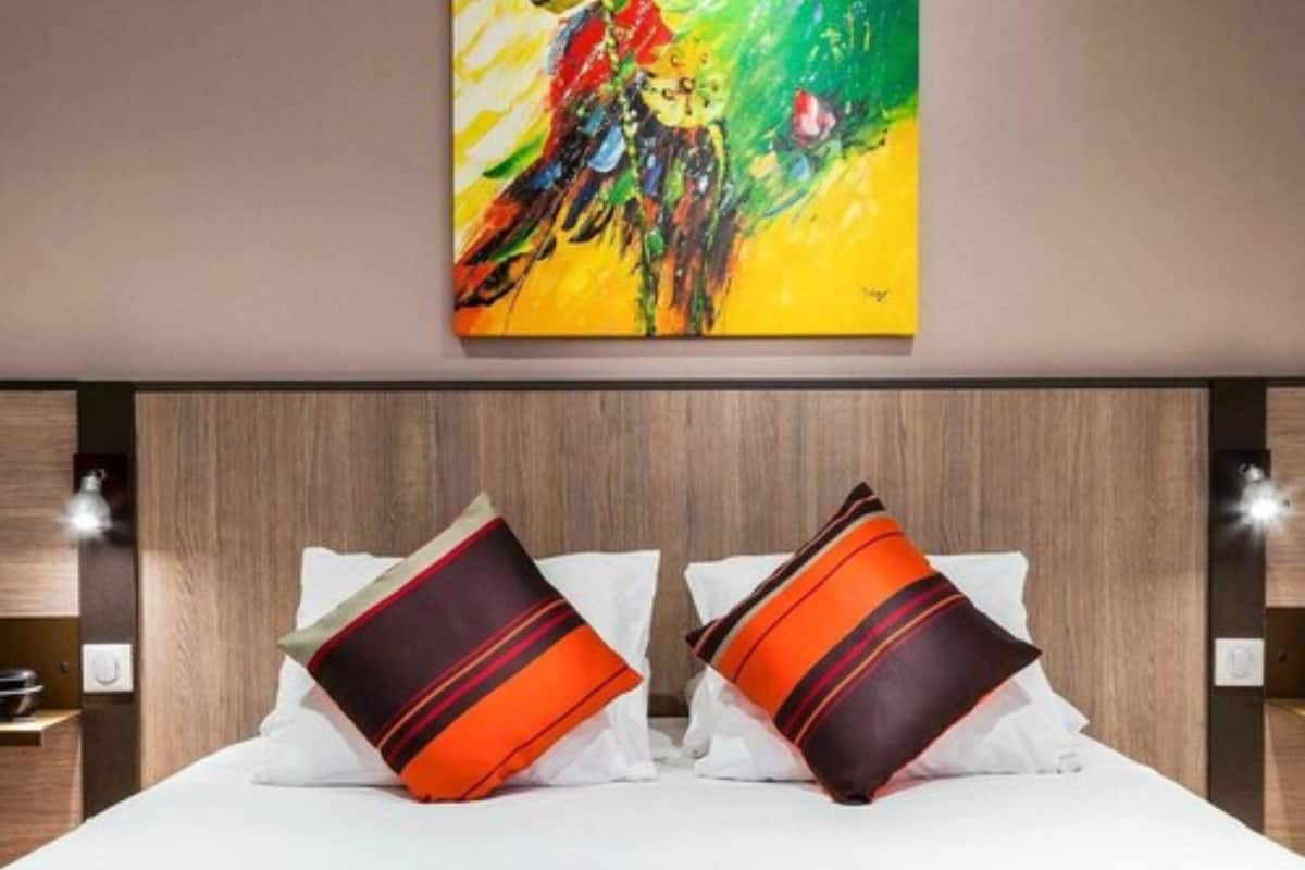 Roba de llit d'alta qualitat, escriptori i habitacions insonoritzades