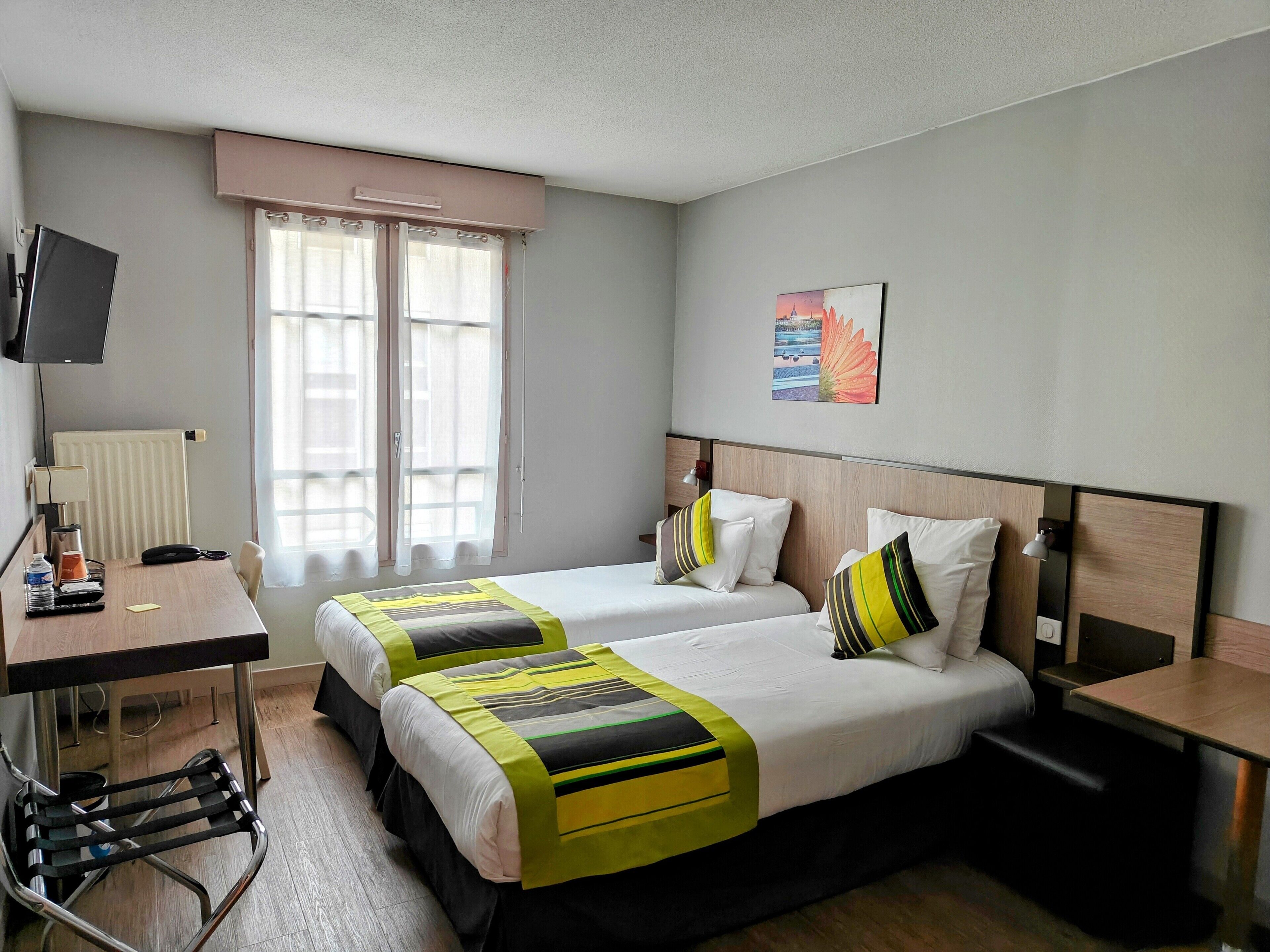 classic studio, 2 single beds | 1 bedroom, premium bedding, desk, soundproofing