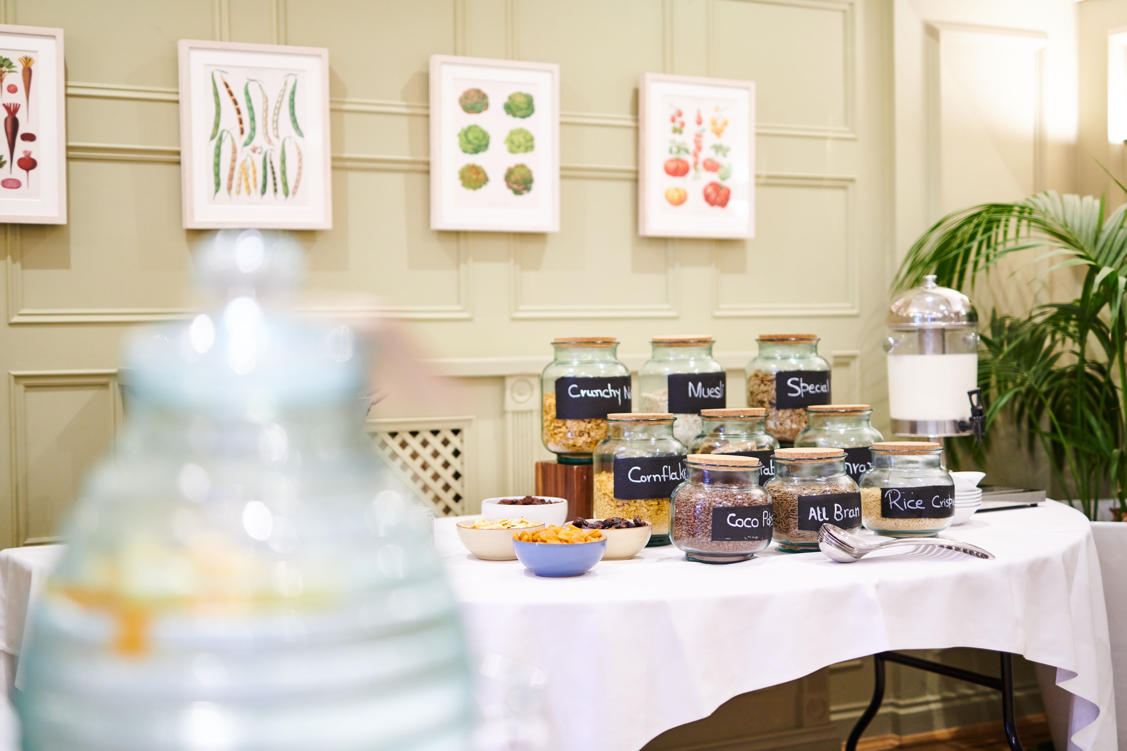 Komplett frukost varje dag mot avgift