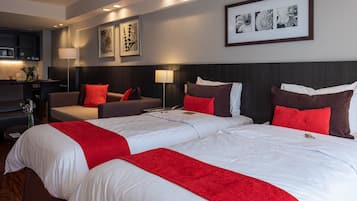 Sengetøy av topp kvalitet, dundyner, senger med overmadrass og minibar