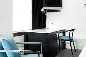 Centre d’affaires dans la chambre