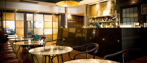 Daily buffet breakfast (AUD 33 per person)