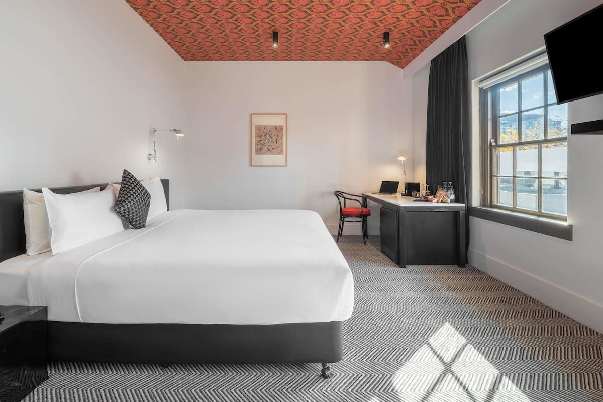 Zimmer, 1 King-Bett (Peppers) | Pillowtop-Betten, Minibar, Zimmersafe, Schreibtisch