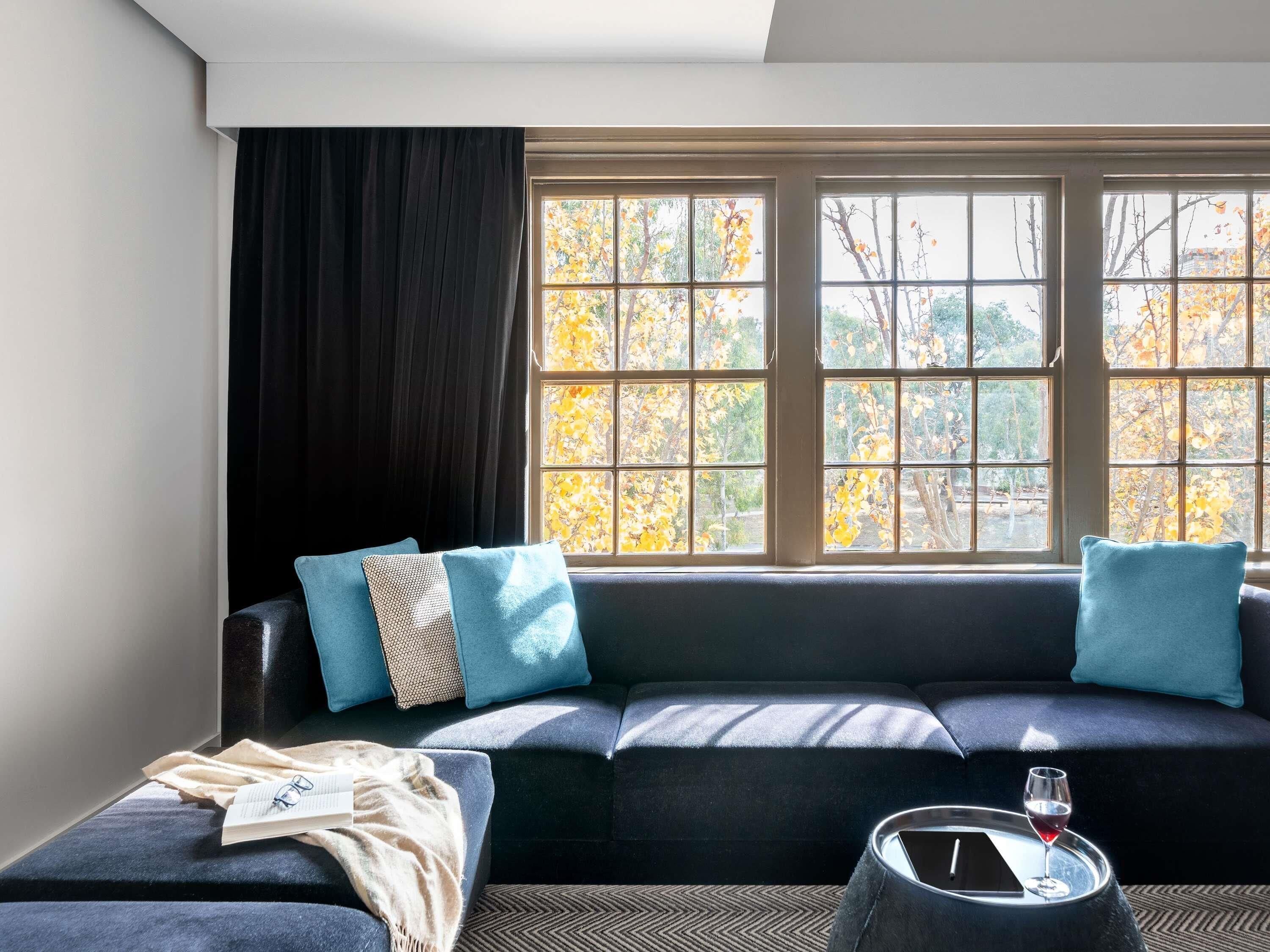 Colchones con pillow-top, minibar y caja de seguridad en la habitación 