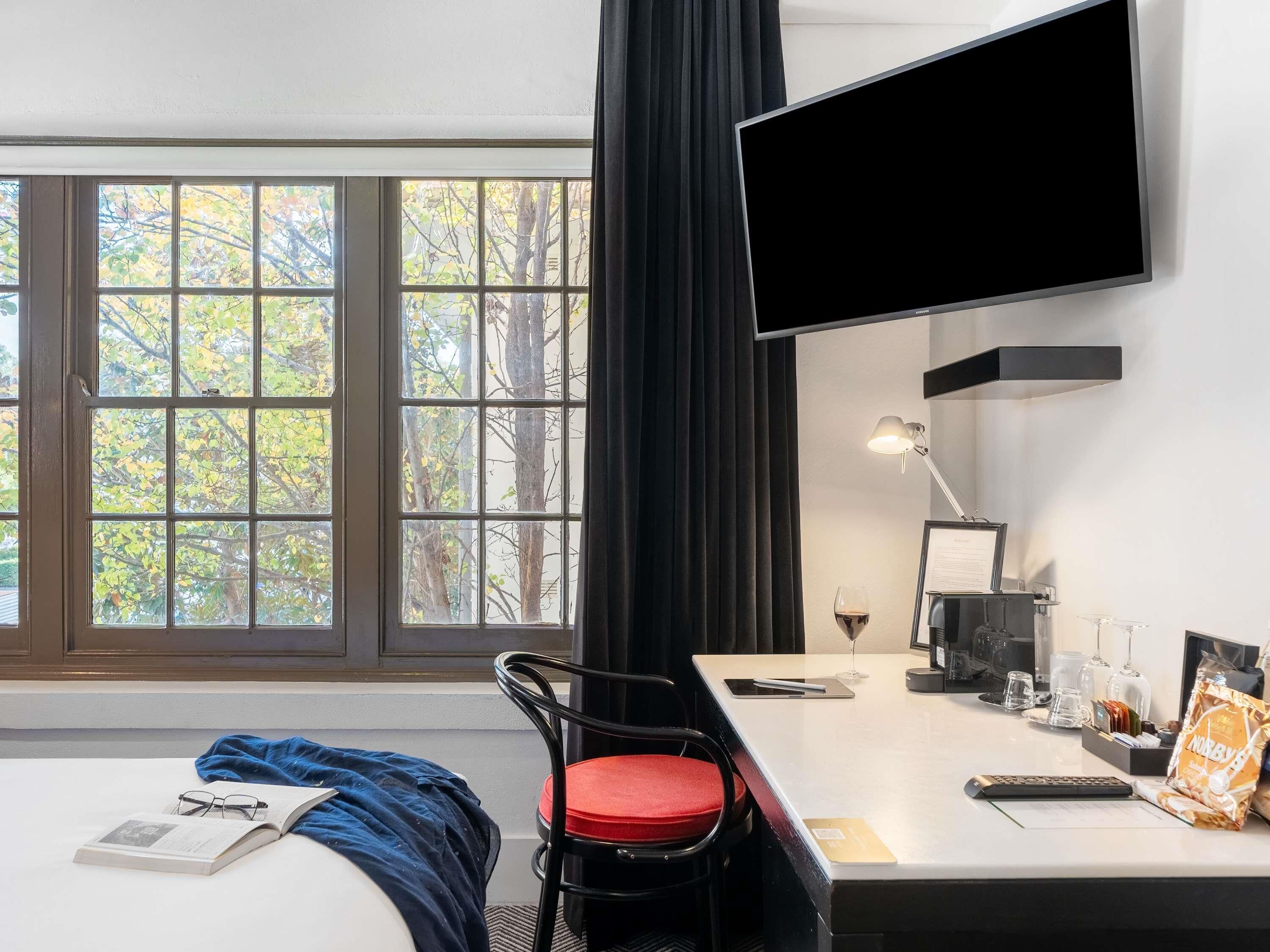 Colchones con pillow-top, minibar y caja de seguridad en la habitación 