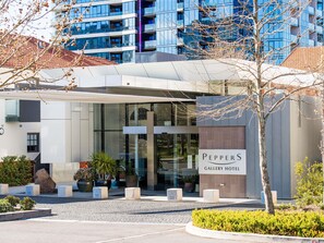 Exterior - Peppers Gallery Hotel Canberra (Canberra)