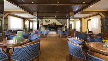Bar lounge