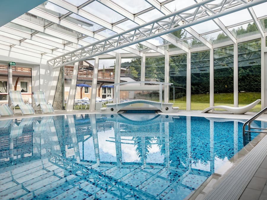 Indoor pool, pool loungers