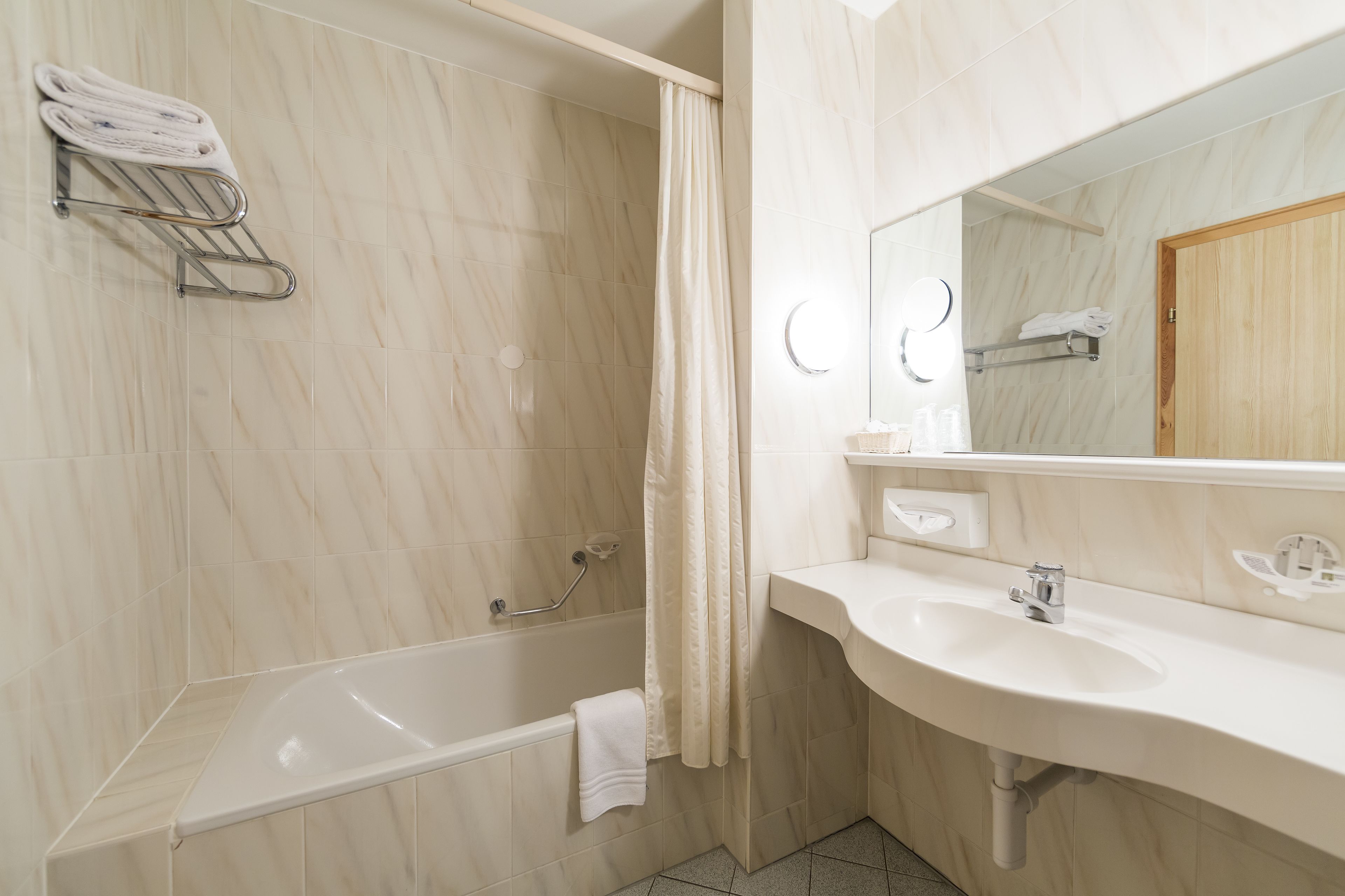 double room | bathroom | combined shower/bathtub, hair dryer, towels