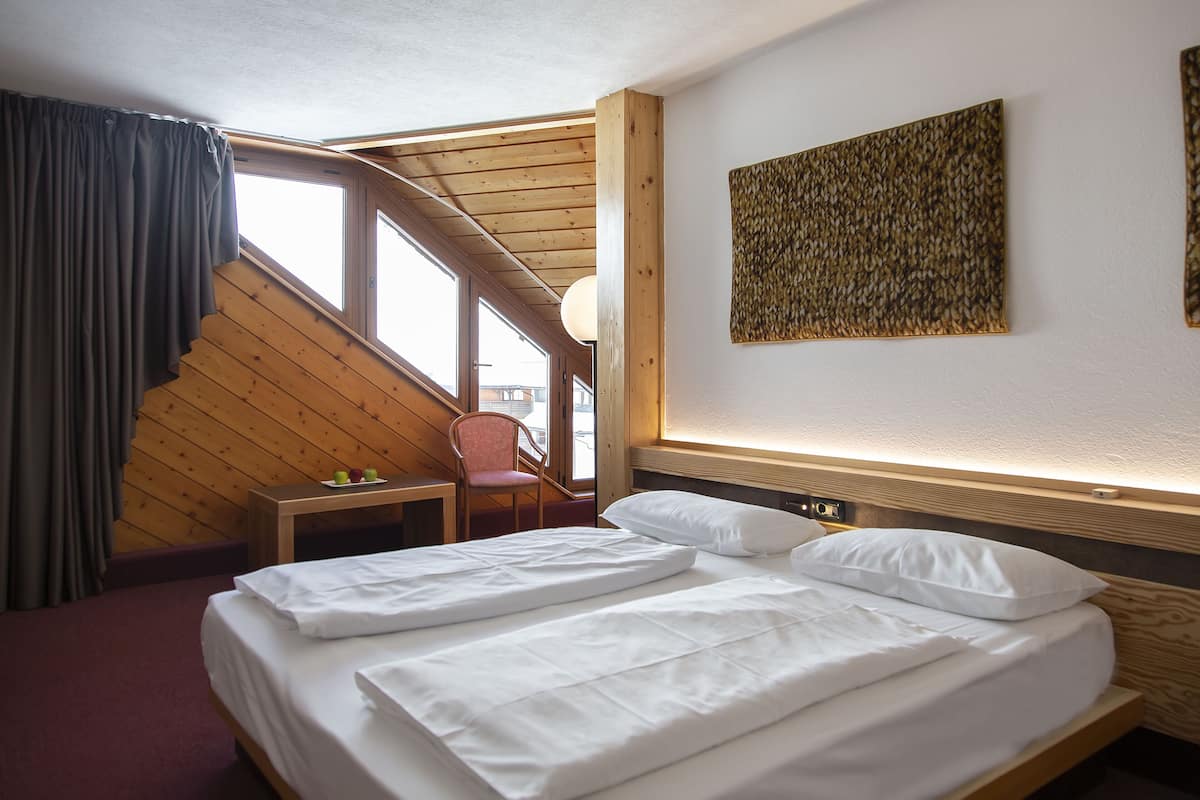 In-room safe, desk, cribs/infant beds, free WiFi