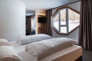 Junior Suite | 客房内保险箱、办公桌、婴儿床、免费 WiFi